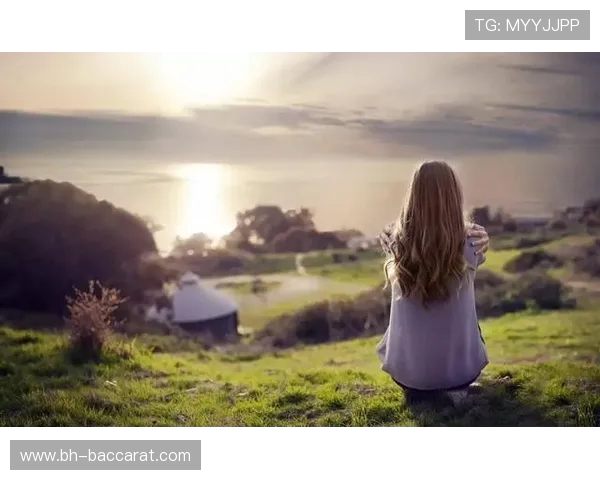 伤心游戏小人孤独背影，朋友圈配图展现孤单与失落的心情