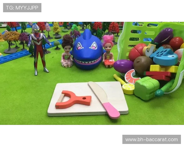 奥特曼挑战切水果大作战激爽来袭，快来与怪兽决战切水果新时代